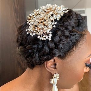 Gorgeous wedding bridal glamorous hairpiece